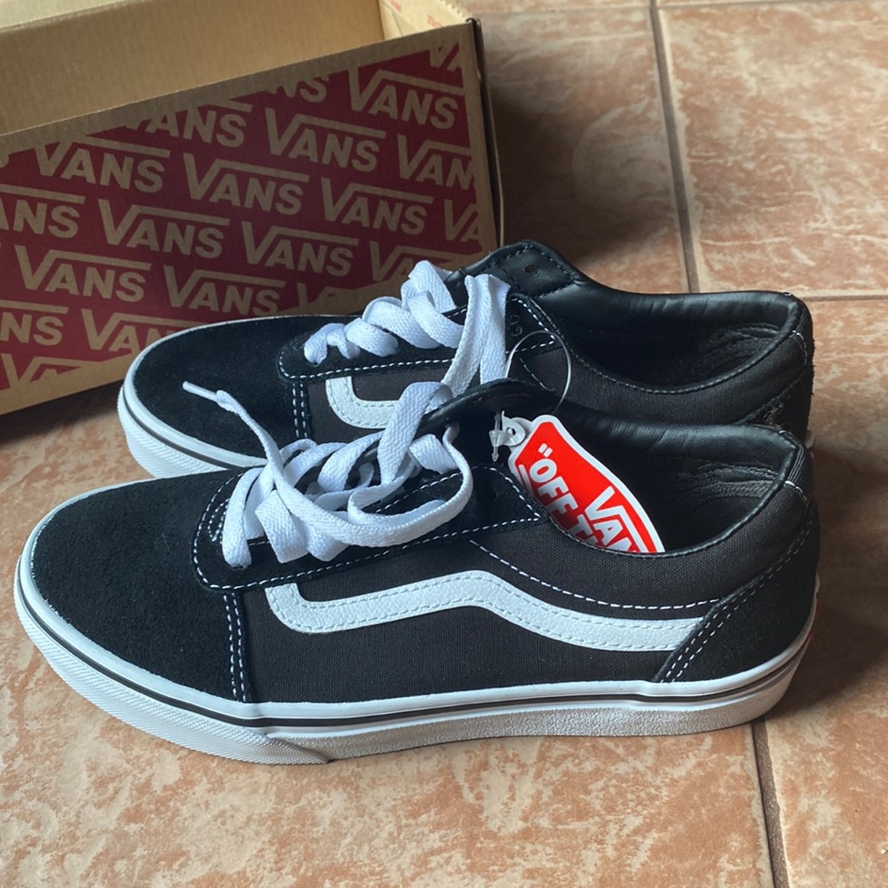 BRAND NEW VANS